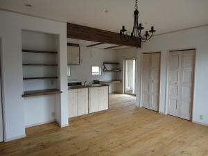 リビングには大きな梁が特徴です。